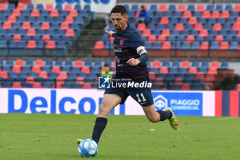 2023-11-11 - Cosenza's Tommaso D'Orazio in action during Serie B match Cosenza vs Reggiana at the San Vito-Marulla stadium in Cosenza, Italy on November 11, 2023 - COSENZA CALCIO VS AC REGGIANA - ITALIAN SERIE B - SOCCER
