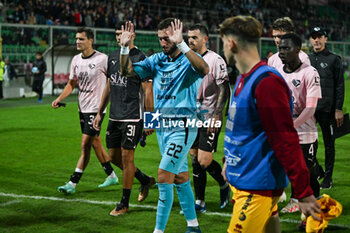 2023-11-12 - Mirko Pigliacelli (Palermo F.C.) say sorry to Palermo F.C. supporters after lost the Italian Serie BKT match between Palermo F.C. vs Cittadella on 2th November 2023 at the Renzo Barbera stadium in Palermo, Italy - PALERMO FC VS AS CITTADELLA - ITALIAN SERIE B - SOCCER