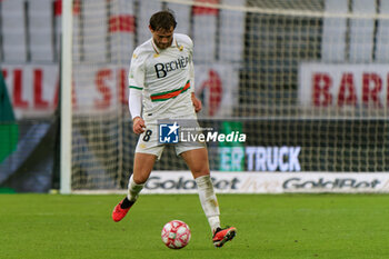 2023-11-25 - Tanner Tessmann of Venezia FC - SSC BARI VS VENEZIA FC - ITALIAN SERIE B - SOCCER
