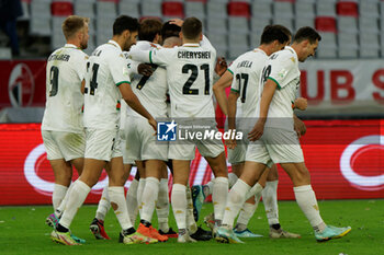 2023-11-25 - Venezia FC celebrates the victory - SSC BARI VS VENEZIA FC - ITALIAN SERIE B - SOCCER