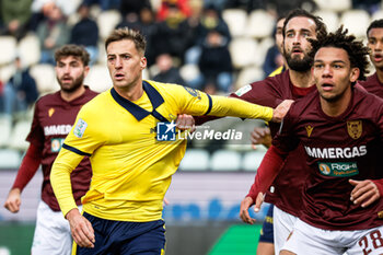 2023-12-02 - Luca Magnino (Modena) and Paolo Rozzio (Reggiana) - MODENA FC VS AC REGGIANA - ITALIAN SERIE B - SOCCER