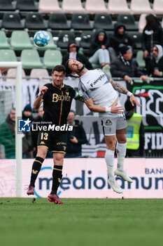 2023-12-02 - Marco Modolo (Venezia) in action against Pablo Ridriguez (Ascoli) - VENEZIA FC VS ASCOLI CALCIO - ITALIAN SERIE B - SOCCER