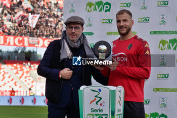 2023-12-09 - Giuseppe Sibilli of SSC Bari awarded MVP of Serie B for the month of November - SSC BARI VS FC SüDTIROL - ITALIAN SERIE B - SOCCER