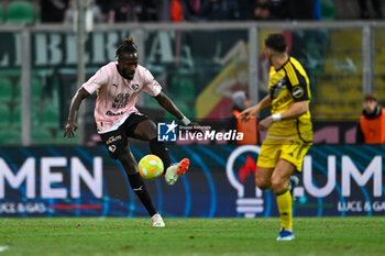 2023-12-16 - Mamadou Coulibaly (Palermo F.C.) during the Italian Serie BKT match between Palermo F.C. vs. Pisa U.S. 1909 at the Renzo Barbera Stadium in Palermo, Italy - PALERMO FC VS AC PISA - ITALIAN SERIE B - SOCCER