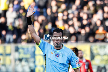 2023-12-23 - The referee Manuel Volpi - US CREMONESE VS MODENA FC - ITALIAN SERIE B - SOCCER