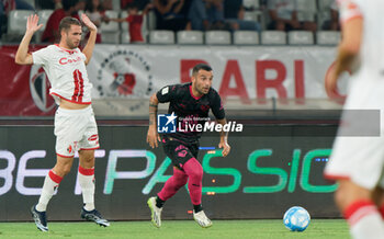 2023-08-18 - Roberto Insigne (Palermo F.C.) and Giacomo Ricci (SSC Bari) - SSC BARI VS PALERMO FC - ITALIAN SERIE B - SOCCER