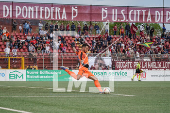 2023-04-23 - Stefano Greco (Gubbio) kick the ball - PONTEDERA VS GUBBIO - ITALIAN SERIE C - SOCCER