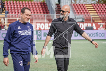2023-04-23 - Pontedera Head Coach Massimiliano Canzi at the end of the match - PONTEDERA VS GUBBIO - ITALIAN SERIE C - SOCCER