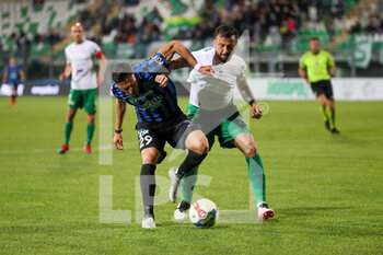 2023-05-11 - Luca Fabrizi (#29 - Latina Calcio) vies the ball with Ivan De Santis (#26 - Monopoli) - MONOPOLI VS LATINA - ITALIAN SERIE C - SOCCER
