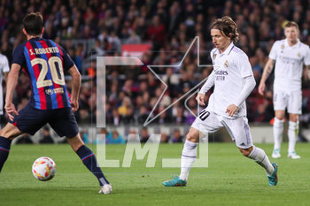 2023-04-05 - Luka Modric of Real Madrid during the Spanish Cup, Copa del Rey, Semi Finals 2nd leg football match between FC Barcelona and Real Madrid on April 5, 2023 at Spotify Camp Nou stadium in Barcelona, Spain - FOOTBALL - SPANISH CUP - FC BARCELONA V REAL MADRID - SPANISH CUP - SOCCER