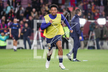 2023-04-05 - Alejandro Balde of FC Barcelona warms up during the Spanish Cup, Copa del Rey, Semi Finals 2nd leg football match between FC Barcelona and Real Madrid on April 5, 2023 at Spotify Camp Nou stadium in Barcelona, Spain - FOOTBALL - SPANISH CUP - FC BARCELONA V REAL MADRID - SPANISH CUP - SOCCER