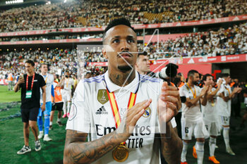2023-05-07 - Eder Militao of Real Madrid celebrates the victory after the Spanish Cup, Copa del Rey, Final football match between Real Madrid CF and CA Osasuna on May 6, 2023 at Estadio de La Cartuja in Sevilla, Spain - FOOTBALL - SPANISH CUP - FINAL - REAL MADRID V OSASUNA - SPANISH CUP - SOCCER
