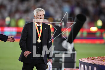 2023-05-06 - Carlo Ancelotti, head coach of Real Madrid, celebrates the victory after the Spanish Cup, Copa del Rey, Final football match between Real Madrid CF and CA Osasuna on May 6, 2023 at Estadio de La Cartuja in Sevilla, Spain - FOOTBALL - SPANISH CUP - FINAL - REAL MADRID V OSASUNA - SPANISH CUP - SOCCER