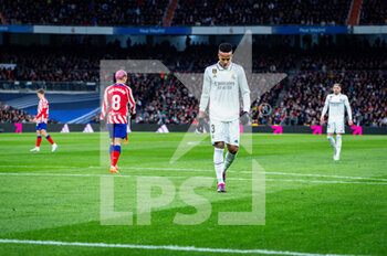 2023-02-25 - Antoine Griezmann (Atletico Madrid) and Éder Militão (Real Madrid) in action during the football match between
Real Madrid and Atletico Madrid called “El Derby” valid for the matchday 23 of La Liga celebrated in Madrid, Spain at Bernabeu stadium on Saturday 25 February 2023 - REAL MADRID VS ATLETICO MADRID - SPANISH LA LIGA - SOCCER