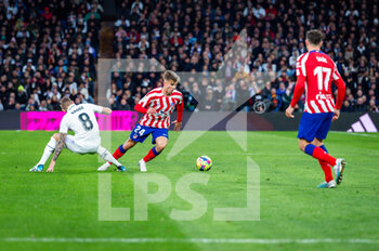 2023-02-25 - Pablo Barrios (Atletico Madrid) in action during the football match between
Real Madrid and Atletico Madrid called “El Derby” valid for the matchday 23 of La Liga celebrated in Madrid, Spain at Bernabeu stadium on Saturday 25 February 2023 - REAL MADRID VS ATLETICO MADRID - SPANISH LA LIGA - SOCCER
