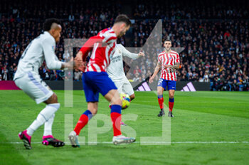 2023-02-25 - Mario Hermoso (Atletico Madrid) in action during the football match between
Real Madrid and Atletico Madrid called “El Derby” valid for the matchday 23 of La Liga celebrated in Madrid, Spain at Bernabeu stadium on Saturday 25 February 2023 - REAL MADRID VS ATLETICO MADRID - SPANISH LA LIGA - SOCCER