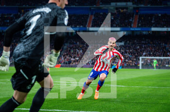 2023-02-25 - Antoine Griezmann (Atletico Madrid) in action during the football match between
Real Madrid and Atletico Madrid called “El Derby” valid for the matchday 23 of La Liga celebrated in Madrid, Spain at Bernabeu stadium on Saturday 25 February 2023 - REAL MADRID VS ATLETICO MADRID - SPANISH LA LIGA - SOCCER