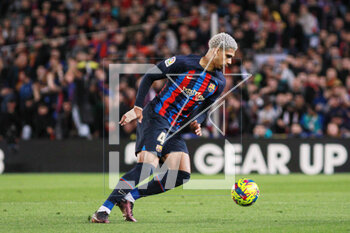 2023-03-19 - Ronald Araujo of FC Barcelona during the Spanish championship La Liga football match between FC Barcelona and Real Madrid on March 19, 2023 at Camp Nou stadium in Barcelona, Spain - FOOTBALL - SPANISH CHAMP - FC BARCELONA V REAL MADRID - SPANISH LA LIGA - SOCCER