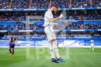 2023-04-02 - Karim Benzema (Real Madrid) celebrate his goal and hat trick during the football match between
Real Madrid and Valladolid
valid for the match day 27 of the Spanish first division league “La Liga” celebrated in Madrid, Spain at Bernabeu stadium on Sunday 02 April 2023 - REAL MADRID VS VALLADOLID - SPANISH LA LIGA - SOCCER