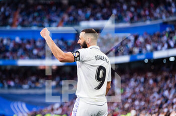 2023-04-02 - Karim Benzema (Real Madrid) celebrate his goal and hat trick during the football match between
Real Madrid and Valladolid
valid for the match day 27 of the Spanish first division league “La Liga” celebrated in Madrid, Spain at Bernabeu stadium on Sunday 02 April 2023 - REAL MADRID VS VALLADOLID - SPANISH LA LIGA - SOCCER