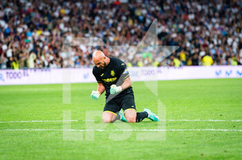 2023-04-08 - Pepe Reina (Villareal) celebrate the victory of Villareal during the football match between
Real Madrid and Villareal
valid for the match day 28 of the Spanish first division league “La Liga” celebrated in Madrid, Spain at Bernabeu stadium on Saturday 08 April 2023 - REAL MADRID VS VILLAREAL - SPANISH LA LIGA - SOCCER