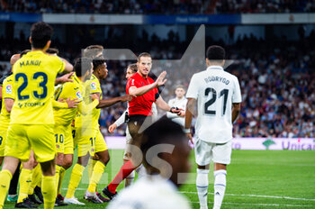 2023-04-08 - Players of Villareal team arguing with the referee  during the football match between
Real Madrid and Villareal
valid for the match day 28 of the Spanish first division league “La Liga” celebrated in Madrid, Spain at Bernabeu stadium on Saturday 08 April 2023 - REAL MADRID VS VILLAREAL - SPANISH LA LIGA - SOCCER