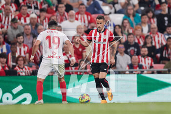 2023-04-27 - Alex Berenguer of Athletic Club and Marcos Javier Acuna of Sevilla FC during the Spanish championship La Liga football match between Athletic Club and Sevilla FC on April 27, 2023 at San Mames stadium in Bilbao, Spain - FOOTBALL - SPANISH CHAMP - ATHLETIC CLUB V SEVILLA FC - SPANISH LA LIGA - SOCCER