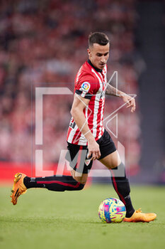 2023-05-04 - Alex Berenguer of Athletic Club during the Spanish championship La Liga football match between Athletic Club and Real Betis Balompie on May 4, 2023 at San Mames stadium in Bilbao, Spain - FOOTBALL - SPANISH CHAMP - ATHLETIC CLUB V REAL BETIS - SPANISH LA LIGA - SOCCER