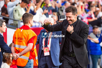 2023-09-24 - Diego Pablo Simeone (Atletico Madrid) celebrate the victory of his team after the football match between Atletico Madrid vs Real Madrid, knows as the Derbi of Madrid, valid for the matchday 06 of LaLiga EA Sports played at Estadio Civitas Metropolitano on September 24, 2023 in Madrid, Spain - ATLETICO MADRID VS REAL MADRID - SPANISH LA LIGA - SOCCER