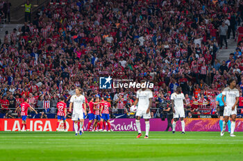 2023-09-24 - Alvaro Morata (Atletico Madrid) celebrate his first goal with his teammates during the football match between Atletico Madrid vs Real Madrid, knows as the Derbi of Madrid, valid for the matchday 06 of LaLiga EA Sports played at Estadio Civitas Metropolitano on September 24, 2023 in Madrid, Spain - ATLETICO MADRID VS REAL MADRID - SPANISH LA LIGA - SOCCER