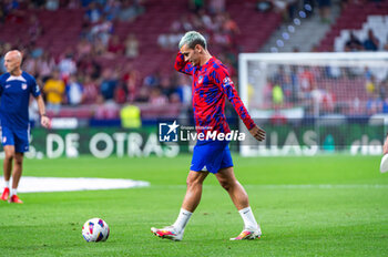 2023-10-01 - Antoine Griezmann (Atletico Madrid) warm up before the football match of Spanish championship La Liga EA Sports between Atletico Madrid vs Cadiz played at Metropolitano stadium on October 01, 2023 in Madrid, Spain - ATLETICO MADRID VS CADIZ - SPANISH LA LIGA - SOCCER