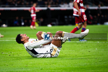 2023-12-02 - Jude Bellingham of Real Madrid seen injuried during the La Liga EA Sports 23/24 football match between Real Madrid vs Granada at Bernabeu stadium in Madrid, Spain. - REAL MADRID VS GRANADA - SPANISH LA LIGA - SOCCER