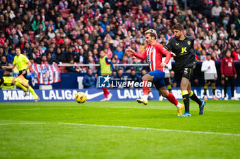 2023-12-10 - Antoine Griezmann of Atletico Madrid seen broughting down in the area during the La Liga EA Sports 2023/24 football match between Atletico Madrid vs Almeria at Metropolitano stadium in Madrid, Spain. - ATLETICO MADRID VS ALMERIA - SPANISH LA LIGA - SOCCER