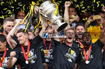 2023-04-30 - 04.06.2023, Bern, Wankdorf, CUP Final: BSC Young Boys - FC Lugano, #28 Fabian Lustenberger (Young Boys) and #16 Christian Fassnacht (Young Boys) with Swiss Cup trophy - CUP FINAL: BSC YOUNG BOYS - FC LUGANO - SWISS CUP - SOCCER