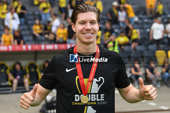 2023-06-04 - 04.06.2023, Bern, Wankdorf, CUP Final: BSC Young Boys - FC Lugano, #11 Cedric Itten (Young Boys) mit der Medaille. - CUP FINAL: BSC YOUNG BOYS - FC LUGANO - SWISS CUP - SOCCER
