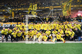 2023-04-30 - April 30, 2023, Bern, Wankdorf Stadium, Super League: BSC Young Boys - FC Luzern, the players from BSC Young Boys celebrate their 16th championship title in front of the fan curve. - SUPER LEAGUE: BSC YOUNG BOYS - FC LUZERN - SWISS SUPER LEAGUE - SOCCER