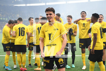 2023-04-30 - April 30, 2023, Bern, Wankdorf Stadium, Super League: BSC Young Boys - FC Luzern, #22 Donat Rrudhani (Young Boys) celebrates the 16th championship title with his team. - SUPER LEAGUE: BSC YOUNG BOYS - FC LUZERN - SWISS SUPER LEAGUE - SOCCER