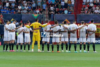 2023-06-15 - Italy's squad holds a moment of silence in memory of Silvio Berlusconi - SEMIFINAL - SPAIN VS ITALY - UEFA NATIONS LEAGUE - SOCCER