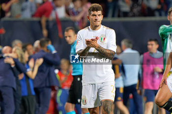 2023-06-15 - Giovanni Di Lorenzo (Italy) applauds fans - SEMIFINAL - SPAIN VS ITALY - UEFA NATIONS LEAGUE - SOCCER