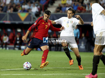 2023-06-15 - Alvaro Morata of Spain, Matteo Damian of Italy during the UEFA Nations League Semi-final football match between Spain and Italy on June 15, 2023 at De Grolsch Veste, FC Twente stadium in Enschede, Netherlands - FOOTBALL - UEFA NATIONS LEAGUE 2023 - 1/2 - SPAIN V ITALY - UEFA NATIONS LEAGUE - SOCCER