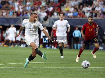 2023-06-15 - Davide Frattesi of Italy scores his goal - ultimately cancelled - during the UEFA Nations League Semi-final football match between Spain and Italy on June 15, 2023 at De Grolsch Veste, FC Twente stadium in Enschede, Netherlands - FOOTBALL - UEFA NATIONS LEAGUE 2023 - 1/2 - SPAIN V ITALY - UEFA NATIONS LEAGUE - SOCCER