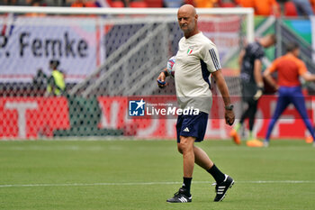 2023-06-18 - Assistant coach Attilio Lombardo (Italy) - THIRD-PLACE MATCH - NETHERLANDS VS ITALY - UEFA NATIONS LEAGUE - SOCCER