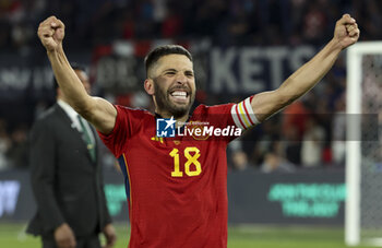 2023-06-18 - Jordi Alba of Spain celebrates the victory following the UEFA Nations League 2023 Final football match between Croatia and Spain on June 18, 2023 at Stadion Feijenoord 'De Kuip' in Rotterdam, Netherlands - FOOTBALL - UEFA NATIONS LEAGUE 2023 - FINAL - CROATIA V SPAIN - UEFA NATIONS LEAGUE - SOCCER