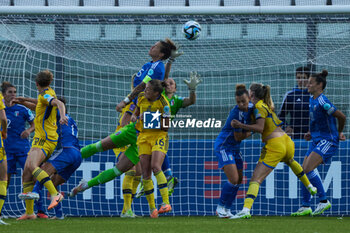 2023-09-26 - Goalkeeper Laura Giuliani, Elena Linari, Arianna Caruso of Italy and Filippa Angeldal of Sweden compete for the ball during the UEFA Womens Nations League match between Italy and Sweden at on September 26, 2023 in Castel di Sangro, Italy. ©Photo: Cinzia Camela. - ITALY WOMEN VS SWEDEN - UEFA NATIONS LEAGUE - SOCCER