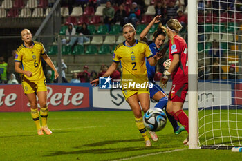 2023-09-26 - Cristiana Girelli of Italy, Jonna Andersson and Magdalena Eriksson of Sweden compete for the ball during the UEFA Womens Nations League match between Italy and Sweden at on September 26, 2023 in Castel di Sangro, Italy. ©Photo: Cinzia Camela. - ITALY WOMEN VS SWEDEN - UEFA NATIONS LEAGUE - SOCCER