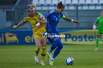 2023-09-26 - Linda Sembrant of Sweden and Elena Linari of Italy compete for the ball during the UEFA Womens Nations League match between Italy and Sweden at on September 26, 2023 in Castel di Sangro, Italy. ©Photo: Cinzia Camela. - ITALY WOMEN VS SWEDEN - UEFA NATIONS LEAGUE - SOCCER