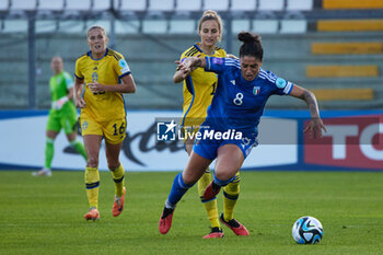 2023-09-26 - Martina Piemonte of Italy and Filippa Angeldal of Sweden compete for the ball during the UEFA Womens Nations League match between Italy and Sweden at on September 26, 2023 in Castel di Sangro, Italy. ©Photo: Cinzia Camela. - ITALY WOMEN VS SWEDEN - UEFA NATIONS LEAGUE - SOCCER