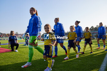 2023-09-26 - Italian Team enter the pitc before the UEFA Womens Nations League match between Italy and Sweden at on September 26, 2023 in Castel di Sangro, Italy. ©Photo: Cinzia Camela. - ITALY WOMEN VS SWEDEN - UEFA NATIONS LEAGUE - SOCCER