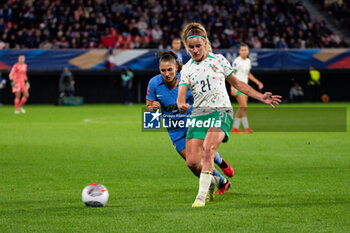2023-08-02 - Eve Perisset of France and Ana Capeta of Portugal fight for the ball during the 2023 UEFA Women’s Nations League, League A - Group A2 football match between France and Portugal on 22 September 2023 at Stade du Hainaut - Valenciennes, France - FOOTBALL - WOMEN'S NATIONS LEAGUE 2023 - FRANCE V PORTUGAL - UEFA NATIONS LEAGUE - SOCCER