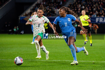 2023-08-02 - Ana Borges of Portugal and Kadidiatou Diani of France fight for the ball during the 2023 UEFA Women’s Nations League, League A - Group A2 football match between France and Portugal on 22 September 2023 at Stade du Hainaut - Valenciennes, France - FOOTBALL - WOMEN'S NATIONS LEAGUE 2023 - FRANCE V PORTUGAL - UEFA NATIONS LEAGUE - SOCCER